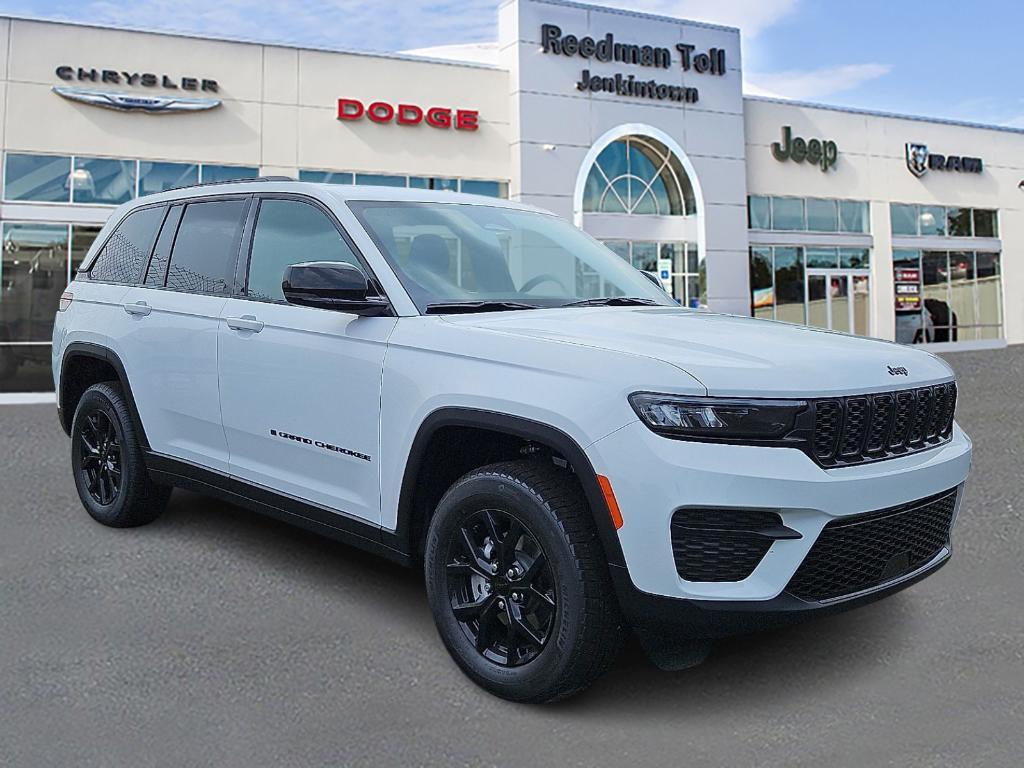 new 2025 Jeep Grand Cherokee car, priced at $42,196