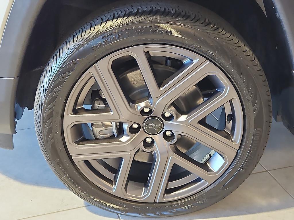 new 2025 Jeep Compass car, priced at $36,999