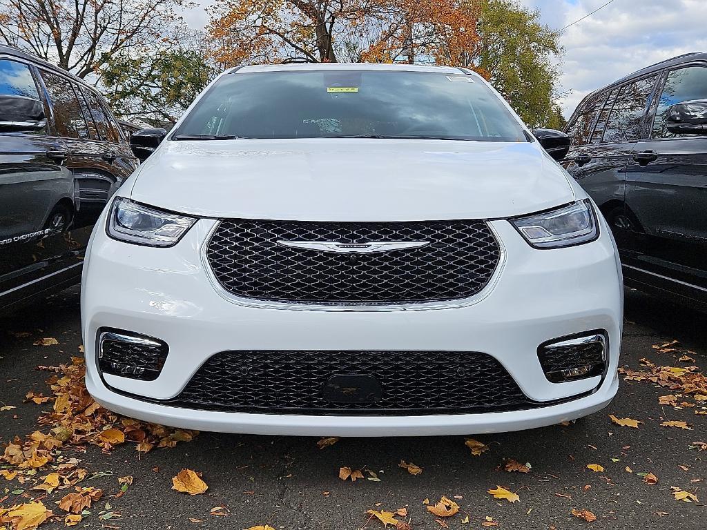new 2026 Chrysler Pacifica car, priced at $44,181