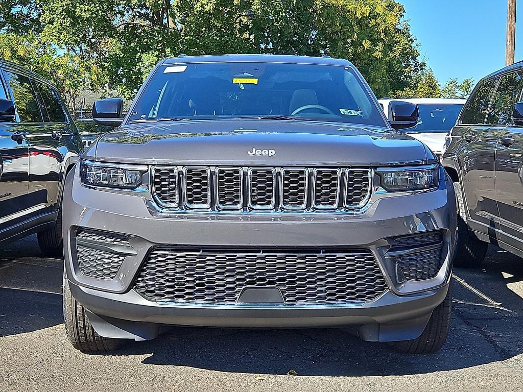 new 2025 Jeep Grand Cherokee car, priced at $38,426