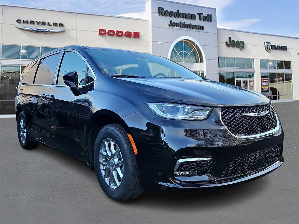 new 2026 Chrysler Pacifica car, priced at $43,596