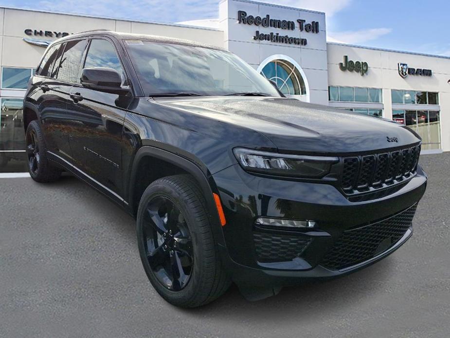 new 2025 Jeep Grand Cherokee car, priced at $52,095