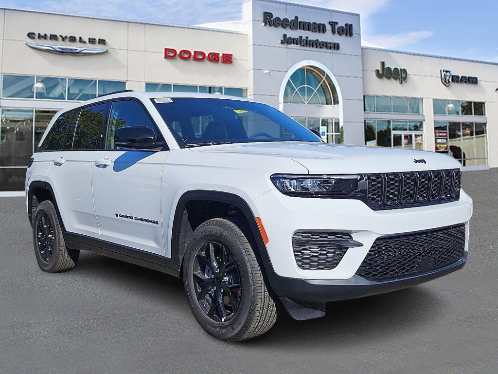 new 2025 Jeep Grand Cherokee car, priced at $42,196