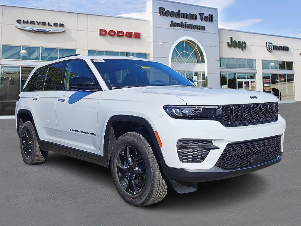 new 2025 Jeep Grand Cherokee car, priced at $42,196