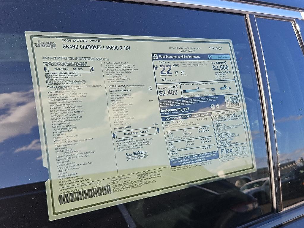 new 2025 Jeep Grand Cherokee car, priced at $40,231