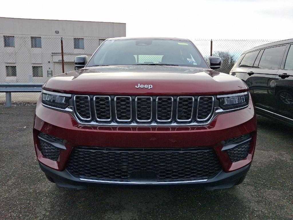 new 2025 Jeep Grand Cherokee car, priced at $40,306