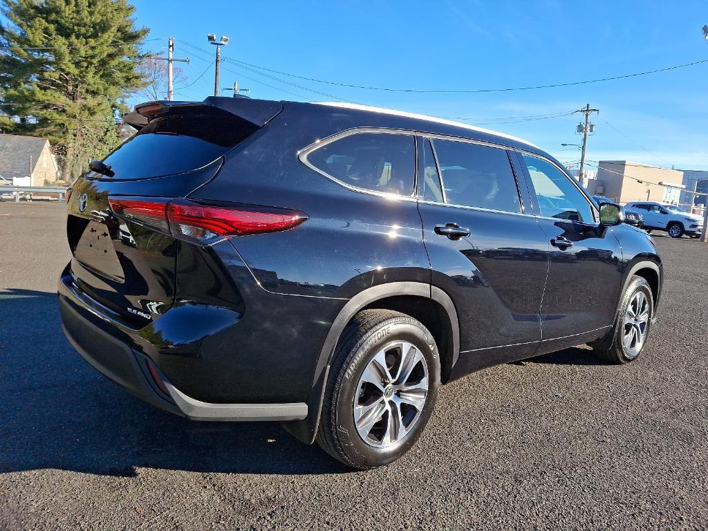 used 2022 Toyota Highlander car, priced at $36,900