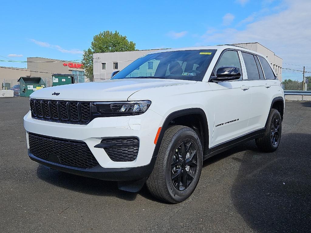 new 2025 Jeep Grand Cherokee car, priced at $42,941