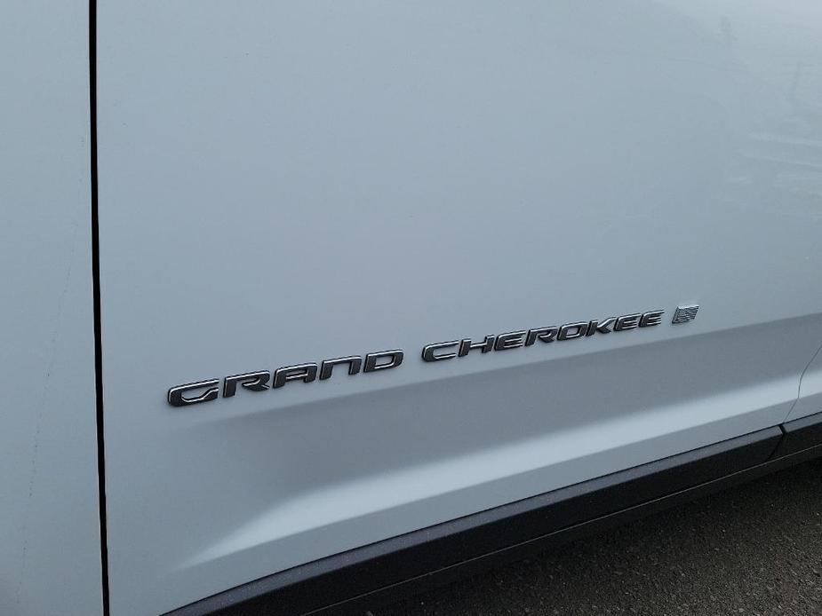 new 2024 Jeep Grand Cherokee L car, priced at $45,386