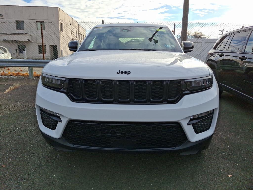 new 2025 Jeep Grand Cherokee car, priced at $51,500