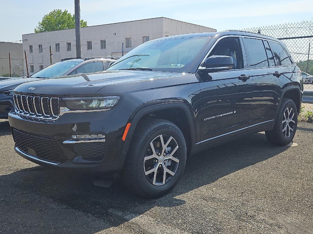 new 2025 Jeep Grand Cherokee car, priced at $45,826