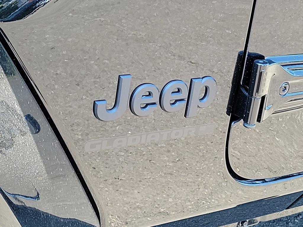 new 2024 Jeep Gladiator car, priced at $49,703