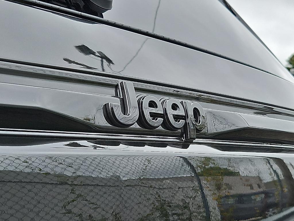 new 2025 Jeep Grand Cherokee car, priced at $43,536