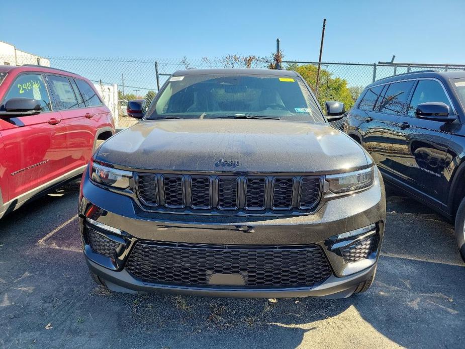 new 2025 Jeep Grand Cherokee car, priced at $52,095