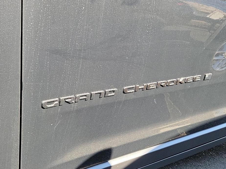 new 2025 Jeep Grand Cherokee car, priced at $52,095