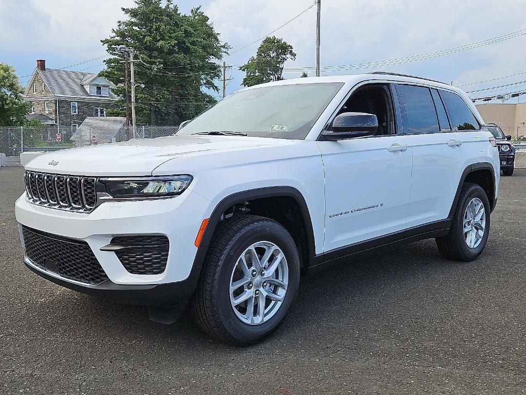 new 2025 Jeep Grand Cherokee car, priced at $40,381