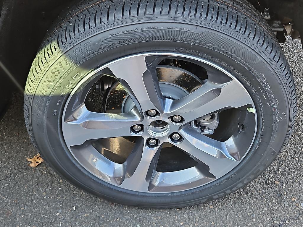 new 2025 Jeep Grand Cherokee car, priced at $51,621