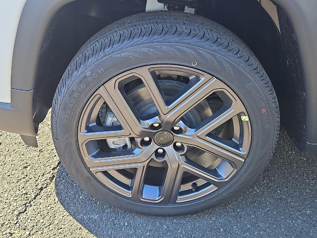 new 2026 Jeep Compass car, priced at $40,856