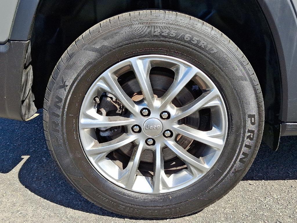 used 2021 Jeep Cherokee car, priced at $21,988