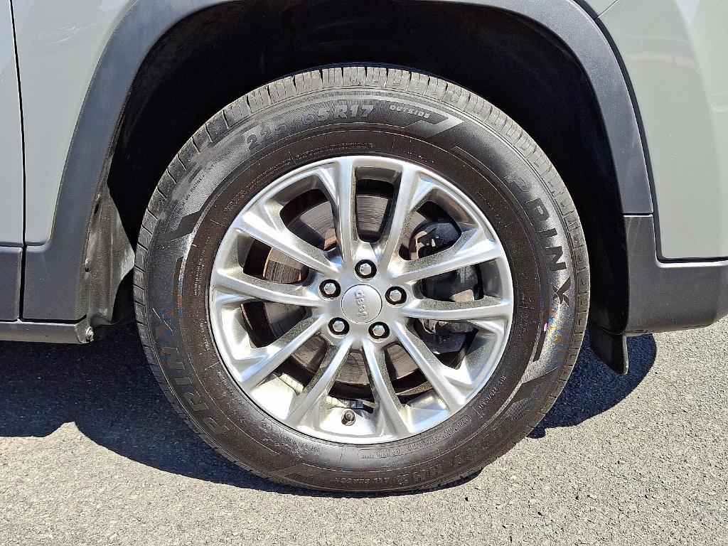 used 2021 Jeep Cherokee car, priced at $21,988