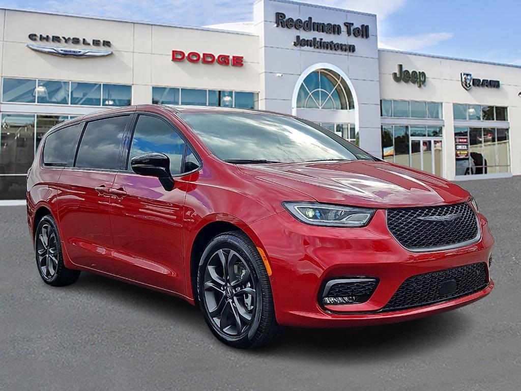 new 2026 Chrysler Pacifica car, priced at $45,596