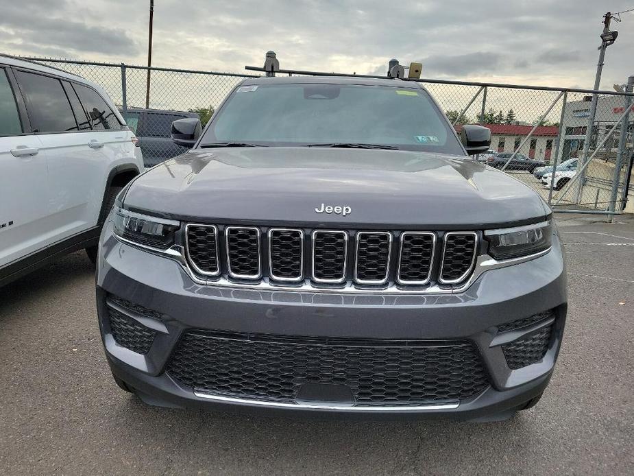 new 2024 Jeep Grand Cherokee car, priced at $40,757