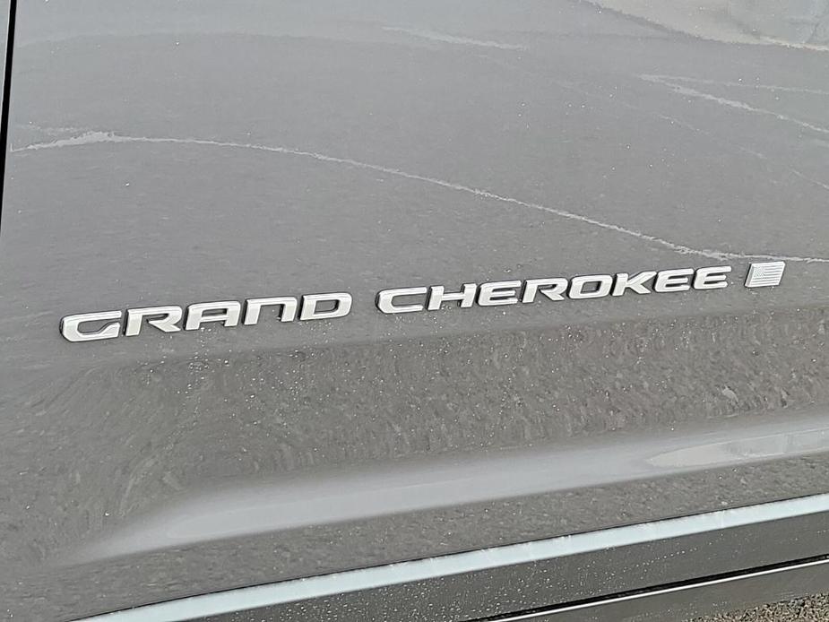 new 2024 Jeep Grand Cherokee car, priced at $40,757