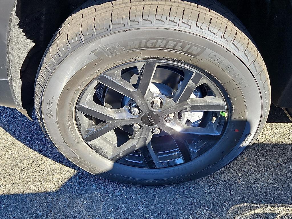 new 2025 Jeep Grand Cherokee car, priced at $42,791