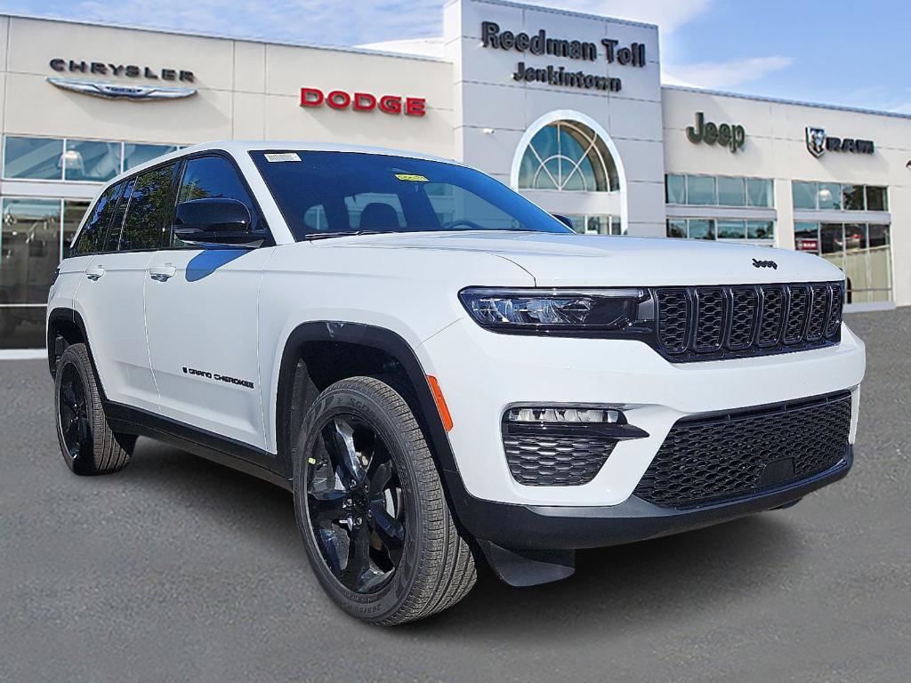 new 2025 Jeep Grand Cherokee car, priced at $48,201