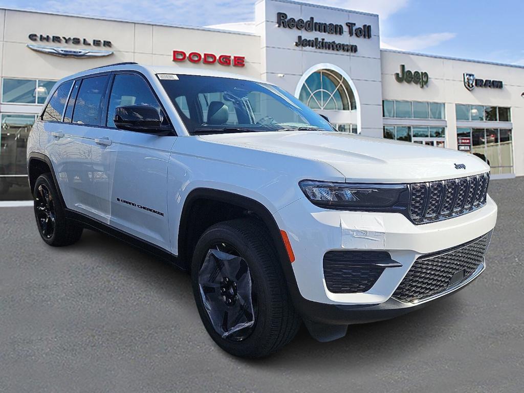 new 2025 Jeep Grand Cherokee car, priced at $45,581
