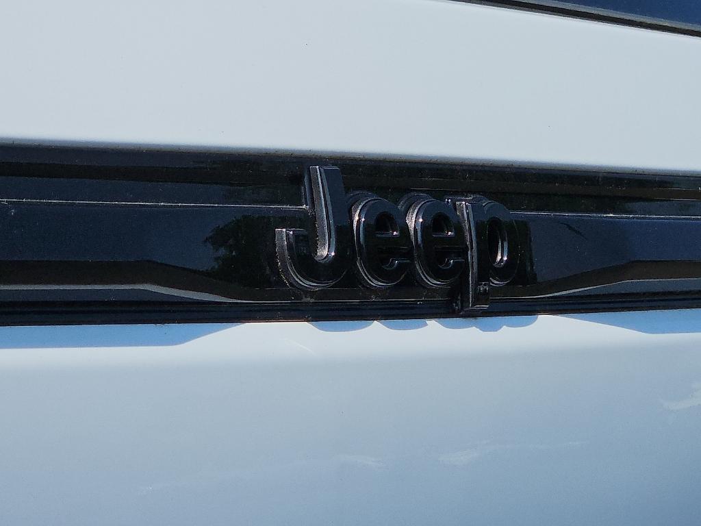 new 2025 Jeep Grand Cherokee car, priced at $44,386