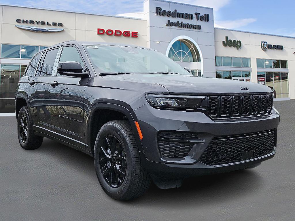 new 2025 Jeep Grand Cherokee car, priced at $45,561