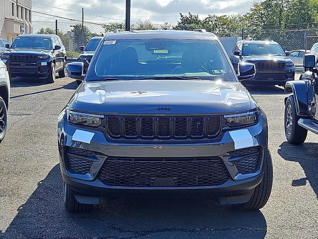 new 2025 Jeep Grand Cherokee car, priced at $42,791