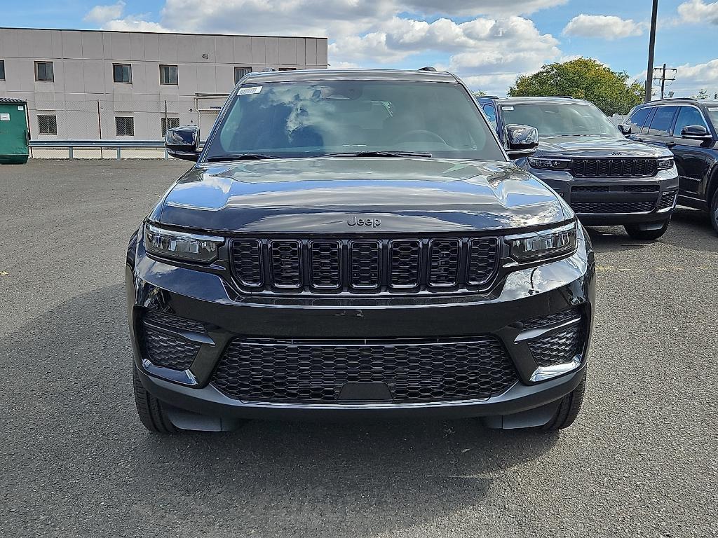 new 2025 Jeep Grand Cherokee car, priced at $44,436