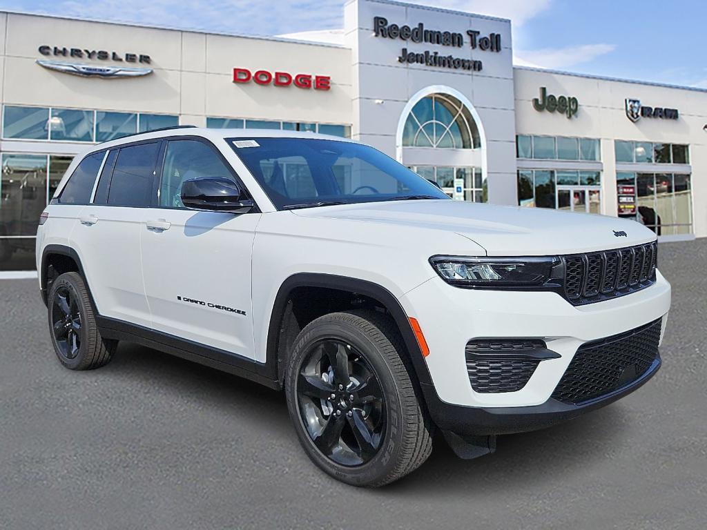new 2025 Jeep Grand Cherokee car, priced at $44,586