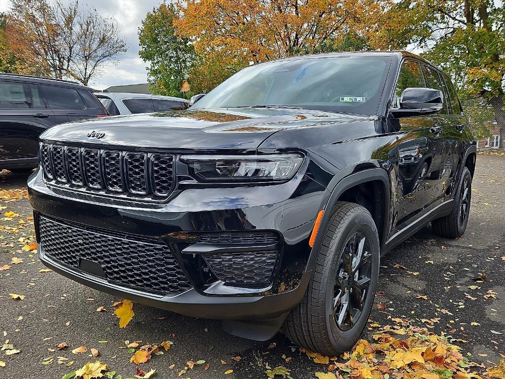 new 2025 Jeep Grand Cherokee car, priced at $42,791