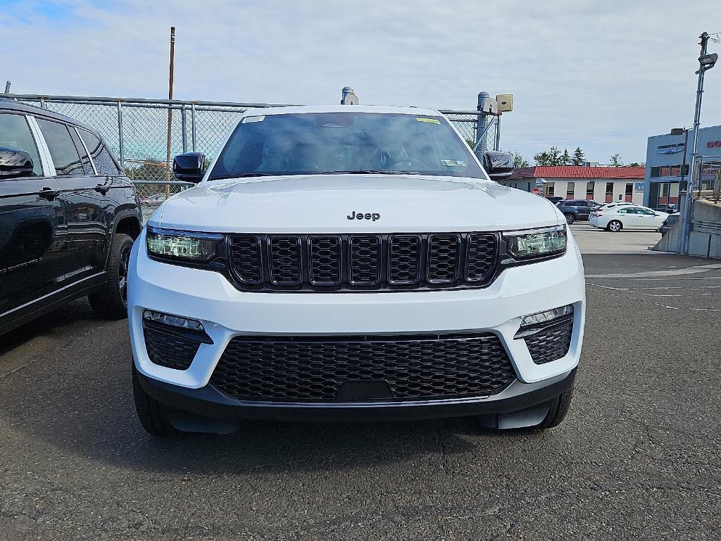 new 2025 Jeep Grand Cherokee car, priced at $48,201