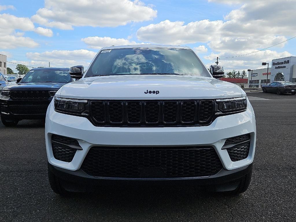 new 2025 Jeep Grand Cherokee car, priced at $43,841