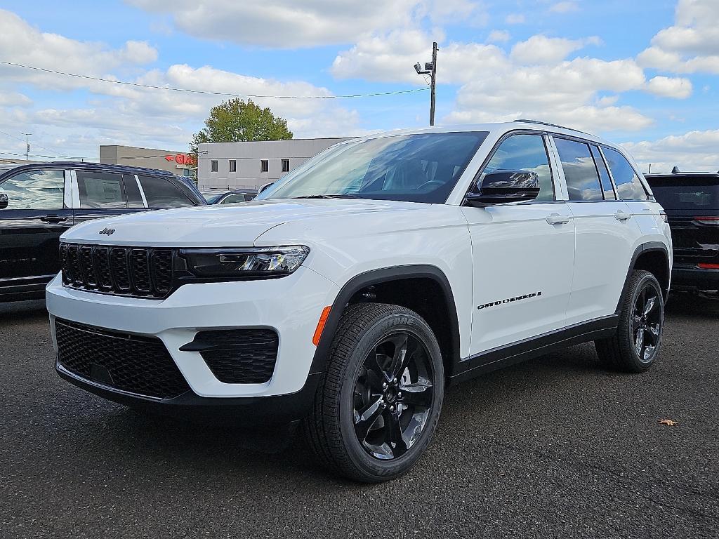 new 2025 Jeep Grand Cherokee car, priced at $43,841