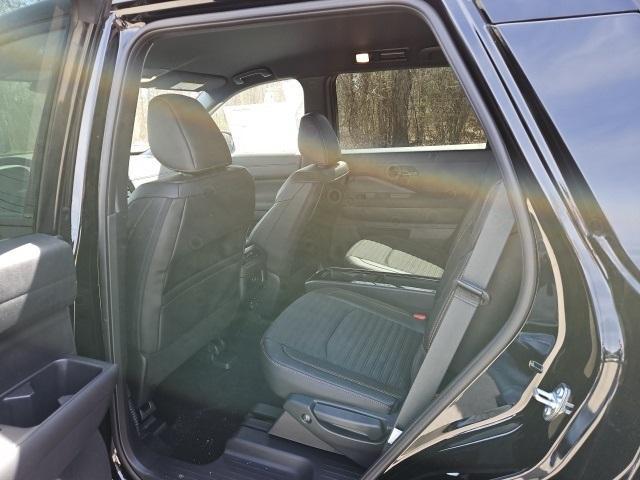 new 2025 Nissan Pathfinder car, priced at $43,863