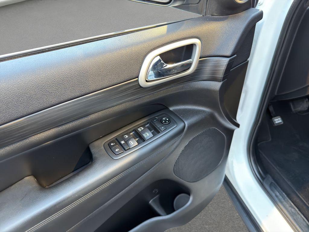 used 2020 Jeep Grand Cherokee car, priced at $19,395