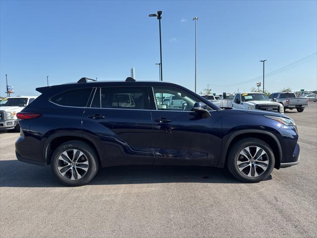 used 2022 Toyota Highlander Hybrid car, priced at $33,995