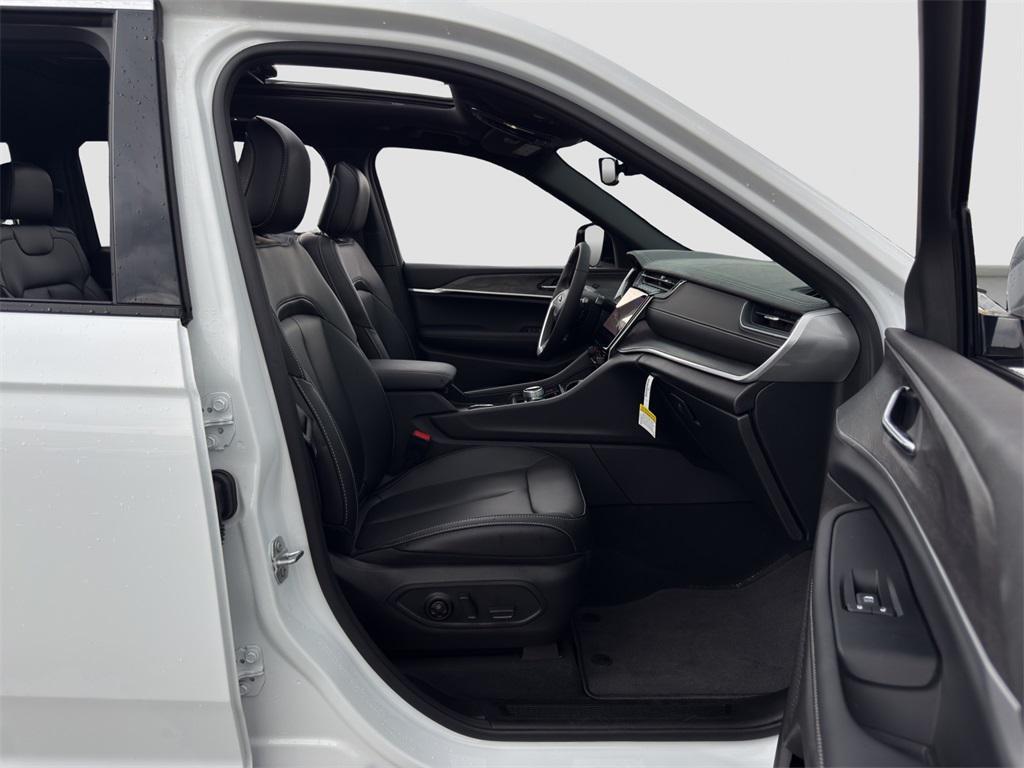new 2025 Jeep Grand Cherokee L car, priced at $44,488