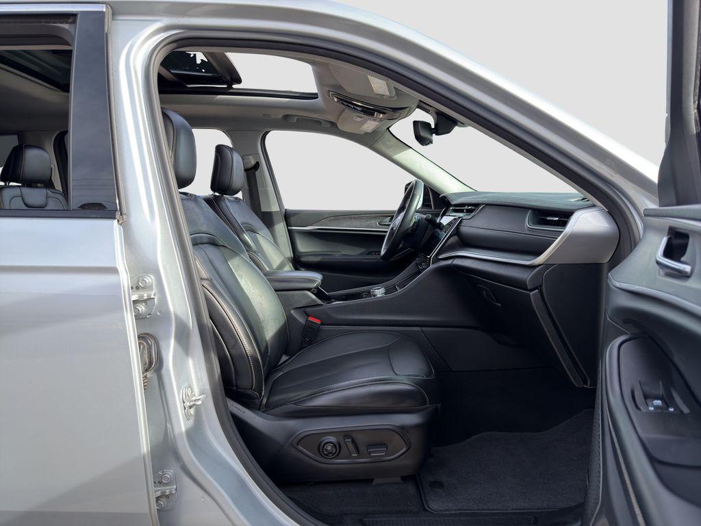 used 2021 Jeep Grand Cherokee L car, priced at $25,999