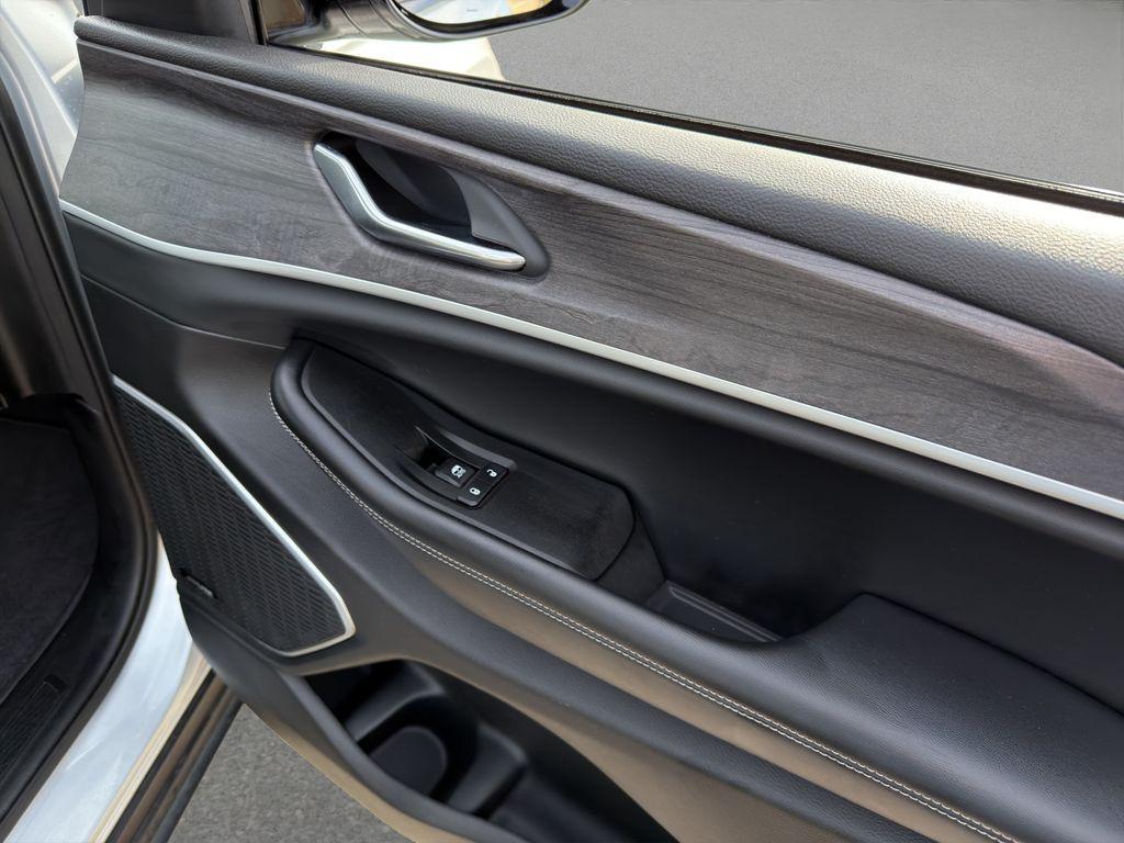 used 2021 Jeep Grand Cherokee L car, priced at $25,999