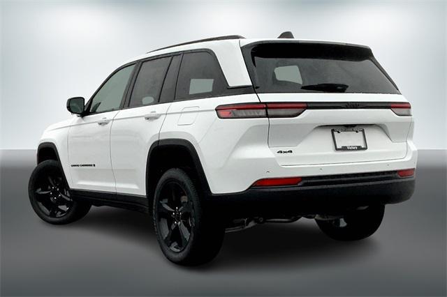 new 2025 Jeep Grand Cherokee car, priced at $40,978