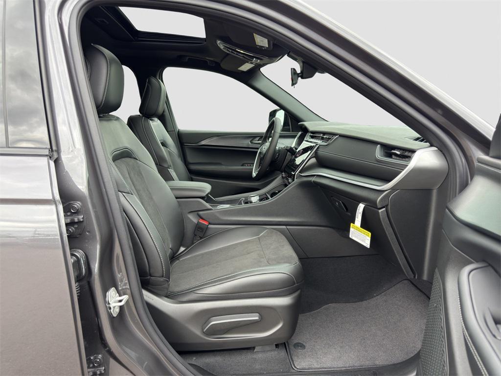 new 2025 Jeep Grand Cherokee L car, priced at $44,441