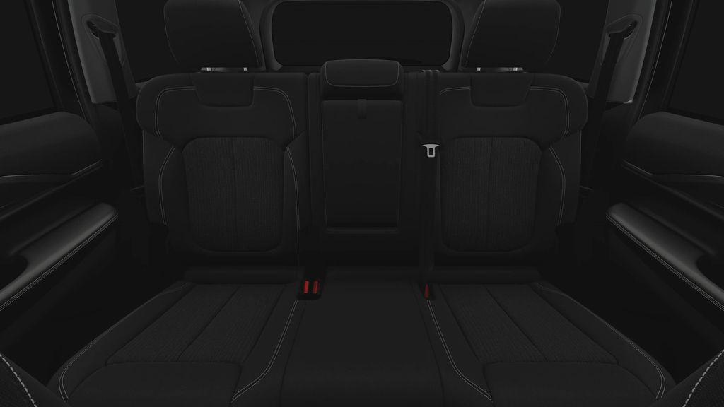new 2025 Jeep Grand Cherokee car, priced at $40,325