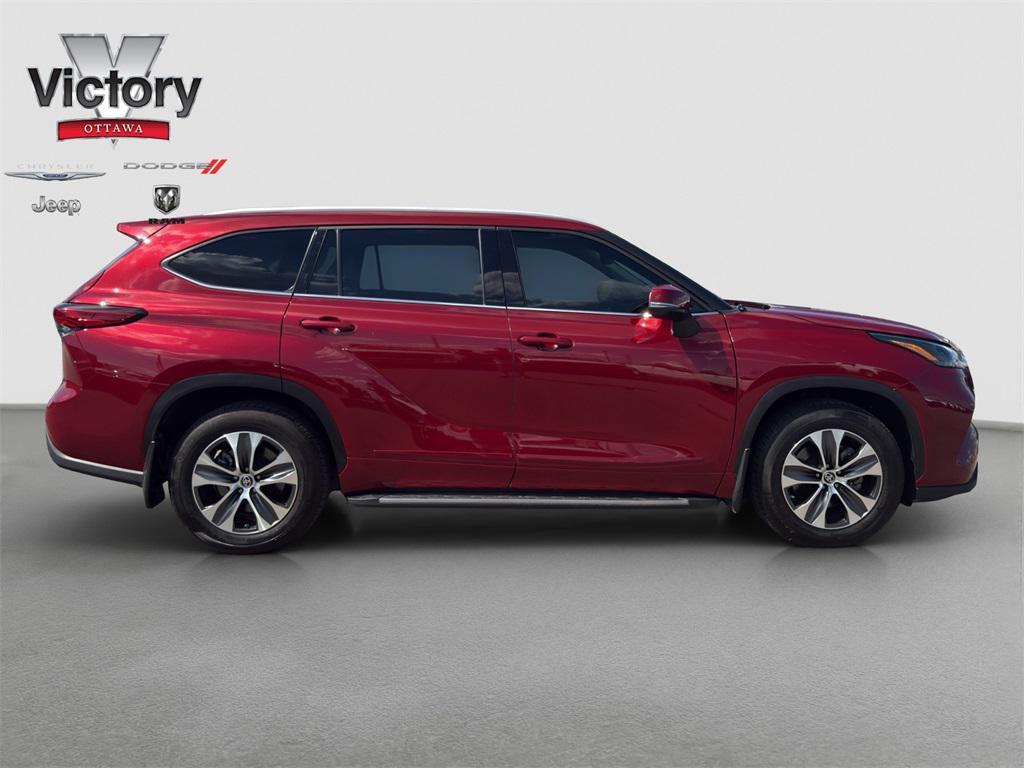 used 2022 Toyota Highlander car, priced at $32,698