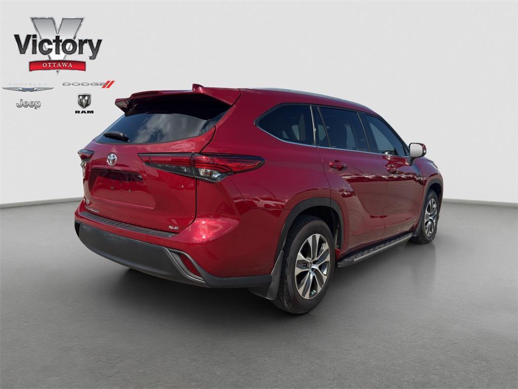 used 2022 Toyota Highlander car, priced at $32,698